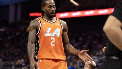 小卡罚球命中半场不到已拿20分！连续39场20+ 继续刷新个人纪录！