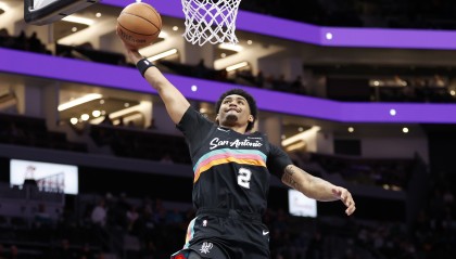 开云体育网址-解说：哈珀面对VJ打出了榜眼该有的水准 前者成熟得不像新秀