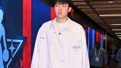 电子竞技-开拓者官宣下放杨瀚森！与扬布拉德签下双向合同 将裁掉库克