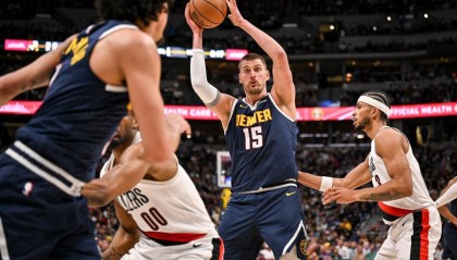 体育娱乐-约基奇35+14+13卡马拉30分 掘金加时险胜开拓者