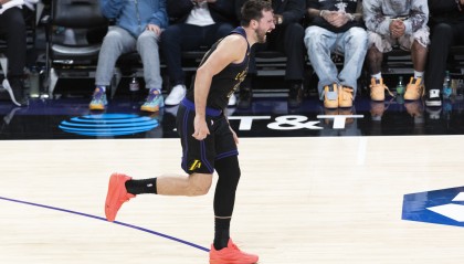 KAIYUN-东契奇：我们每个人都助力胜利 斯玛特是我们的防守领袖